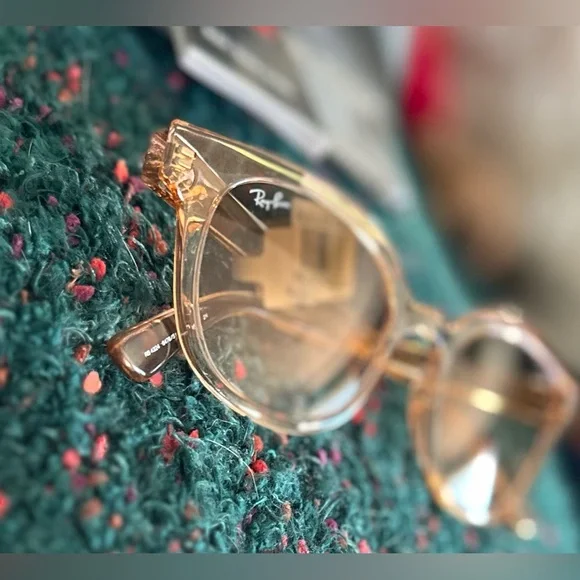 RARE‼️?RAY-BAN??NWT?50mm Cat Eye Sunglasses in Light  display picture 2